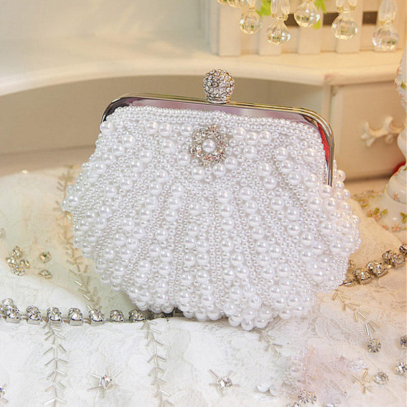 Luxuriöse Clutch mit gewellten – Luxury Bags Direct Bewertung und Preis